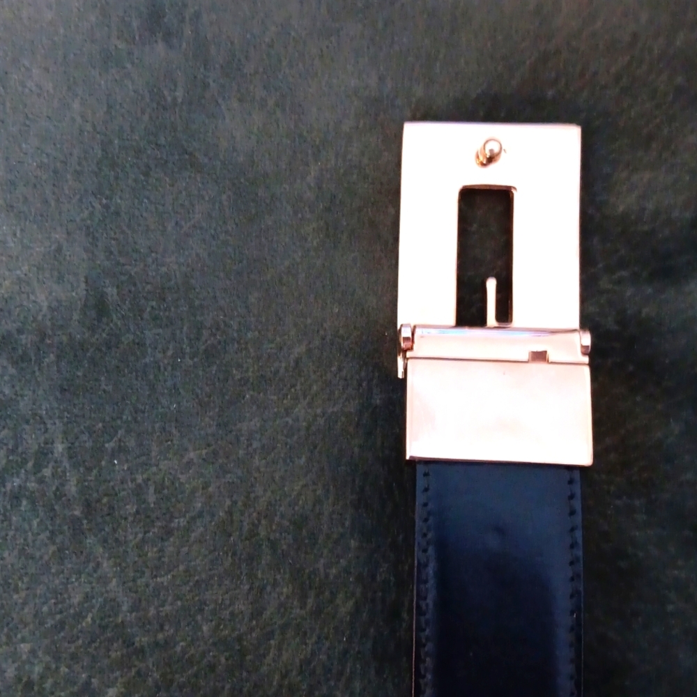 Gucci LuxuryVintage Reversible Elegant Black Leather /CamelBelt with Gold G. - Picture 8 of 9